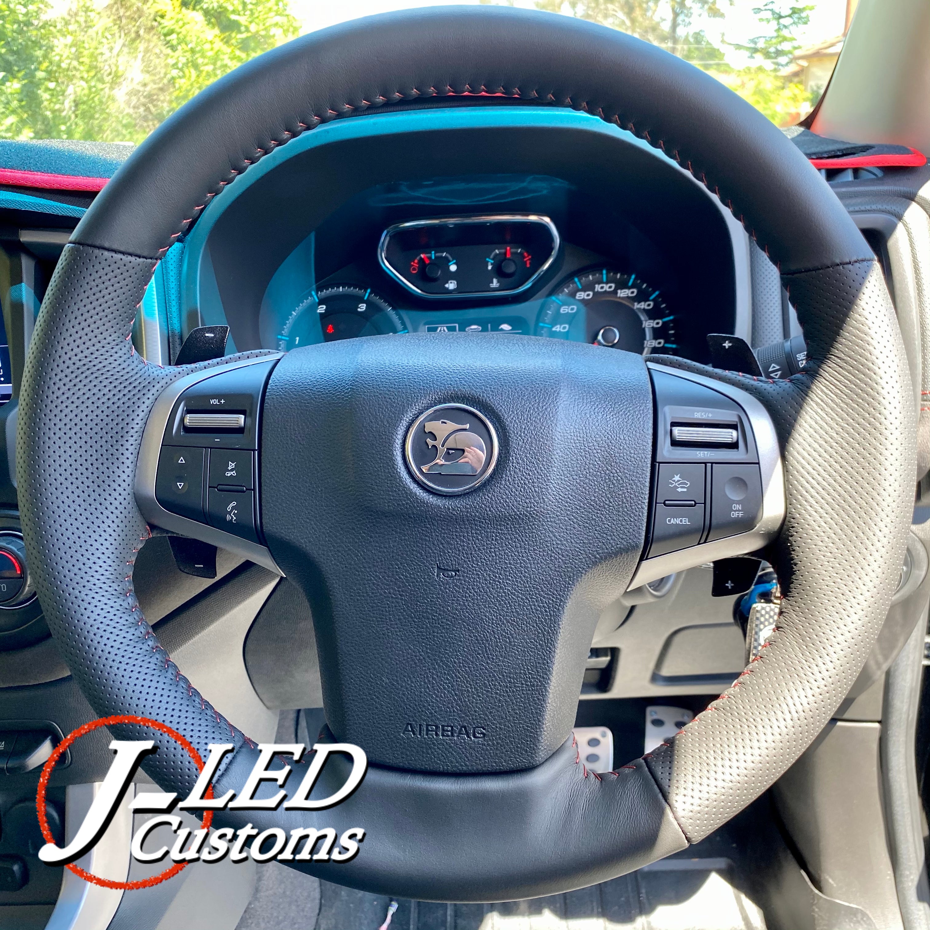 Holden colorado deals steering wheel cover