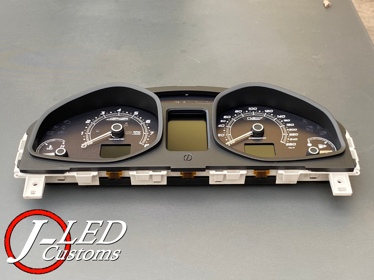 VE Commodore E3 style cluster bezel